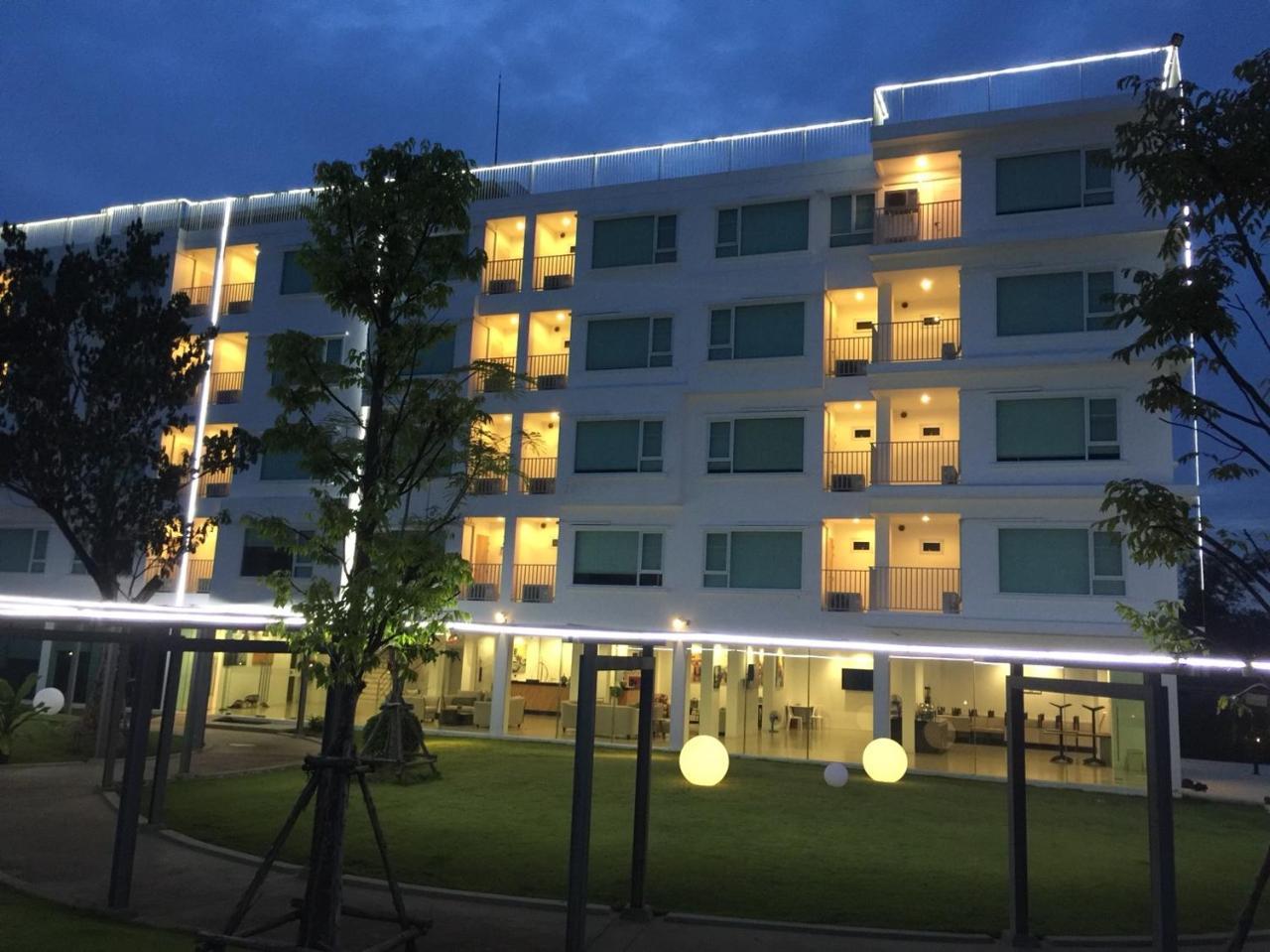 The White Garden Premier Saraburi Hotel Ban Dao Ruang  Eksteriør billede